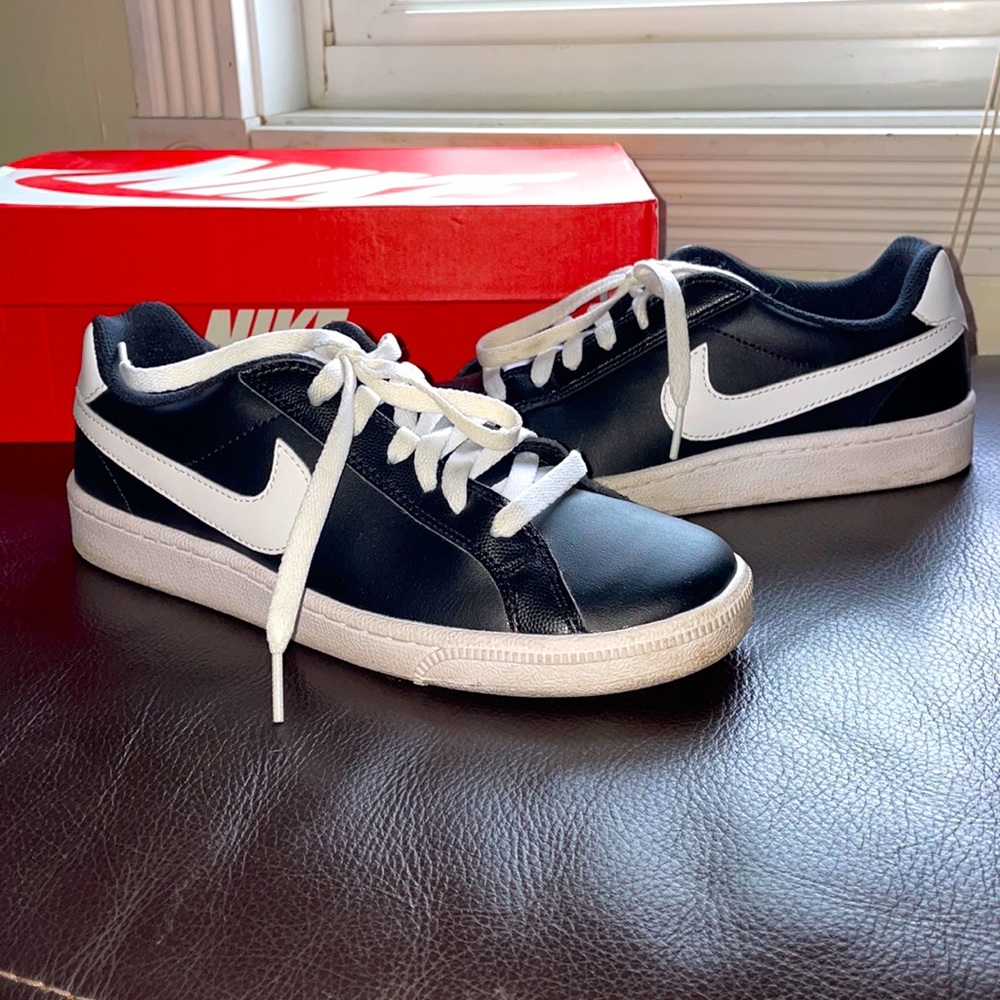 Black Nike Sneakers
